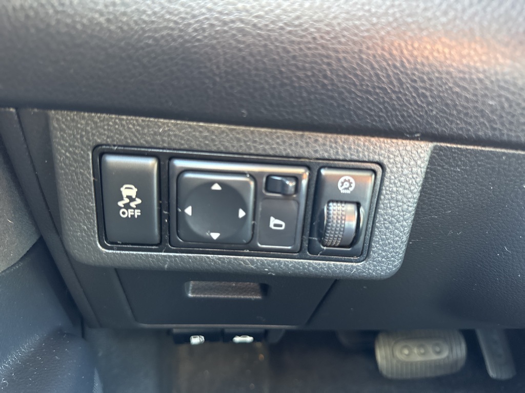 2012 Nissan Versa 1.8 S photo 23