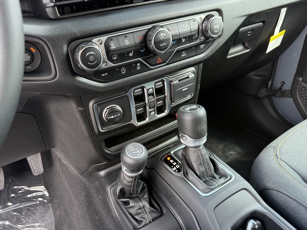2025 Jeep Wrangler Sport S photo 20