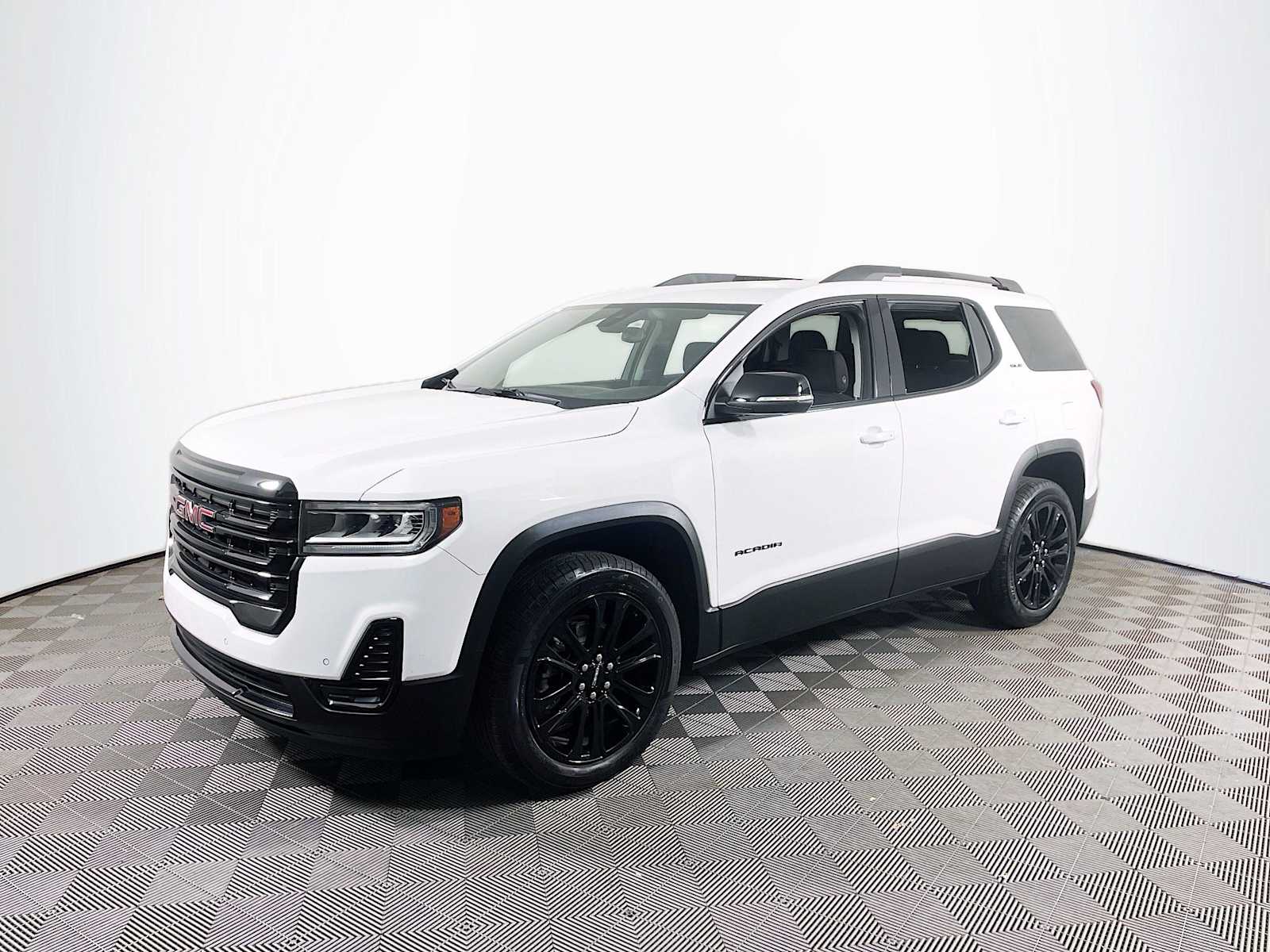 2023 GMC Acadia SLE's photo
