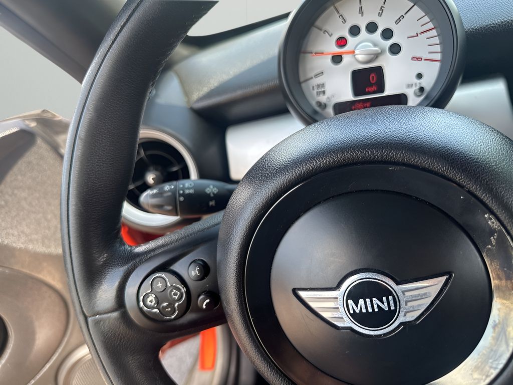 2013 Mini Cooper Base photo 18