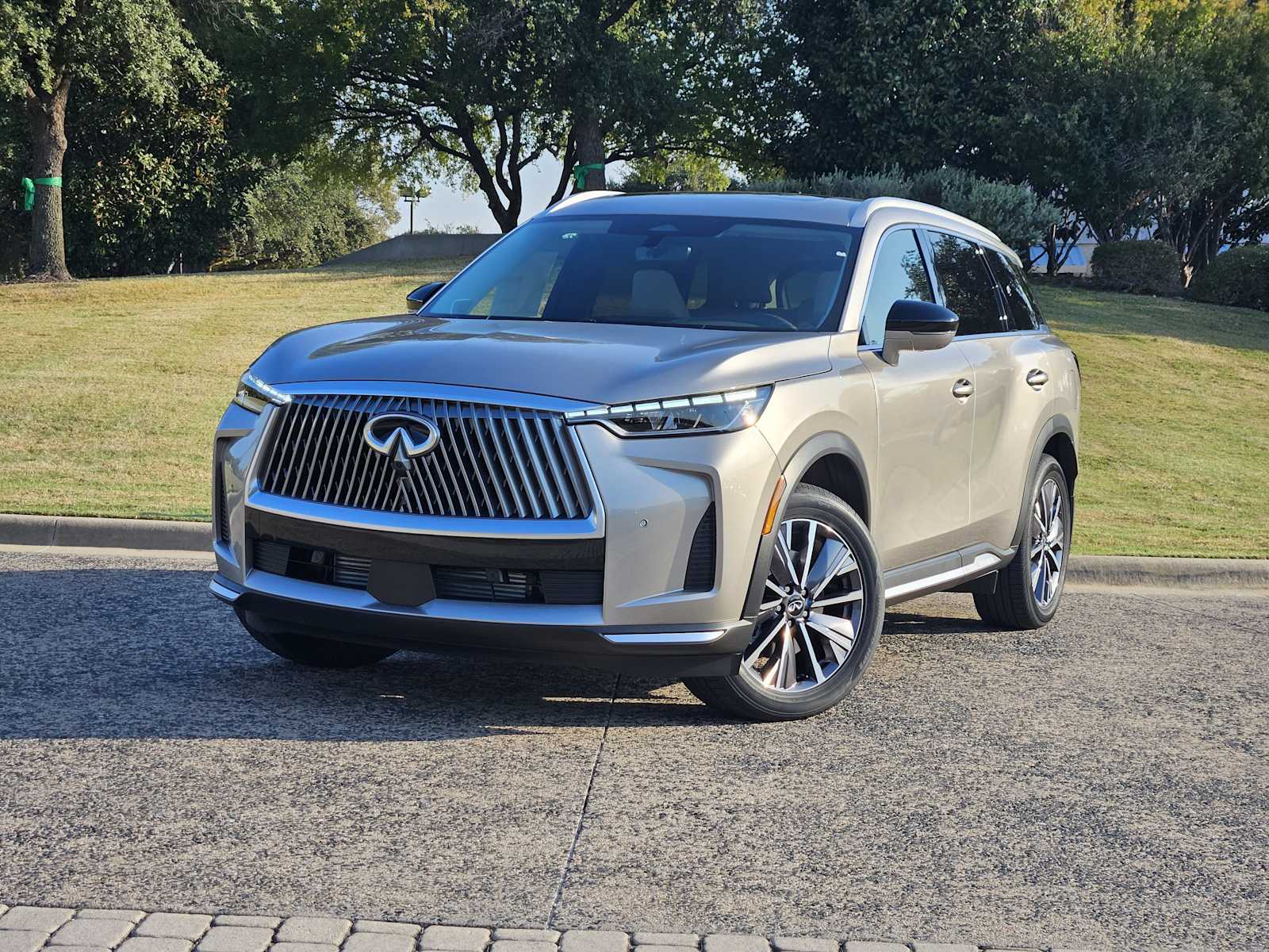 2026 INFINITI QX60 LUXE's photo