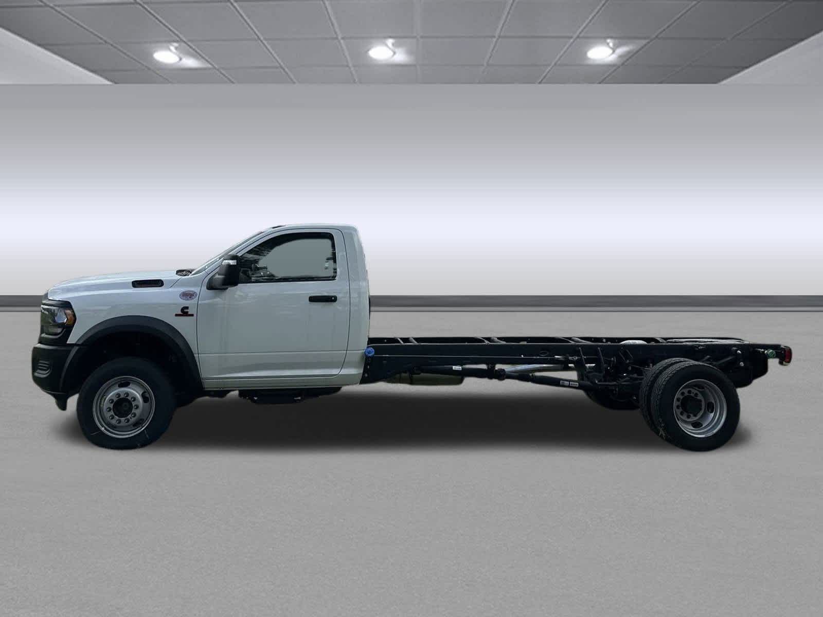 2024 Ram 4500 SLT photo 4