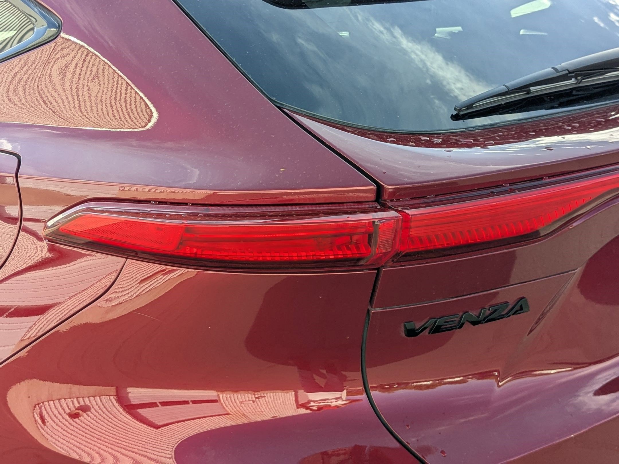 2021 Toyota Venza XLE photo 10
