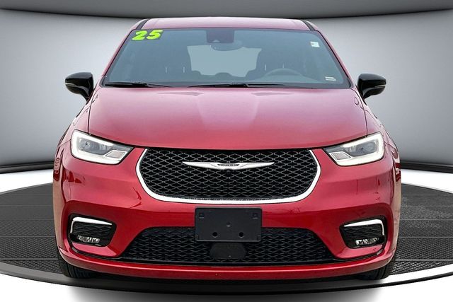 Used 2025 Chrysler Pacifica Select with VIN 2C4RC3BG3SR519580 for sale in Kansas City