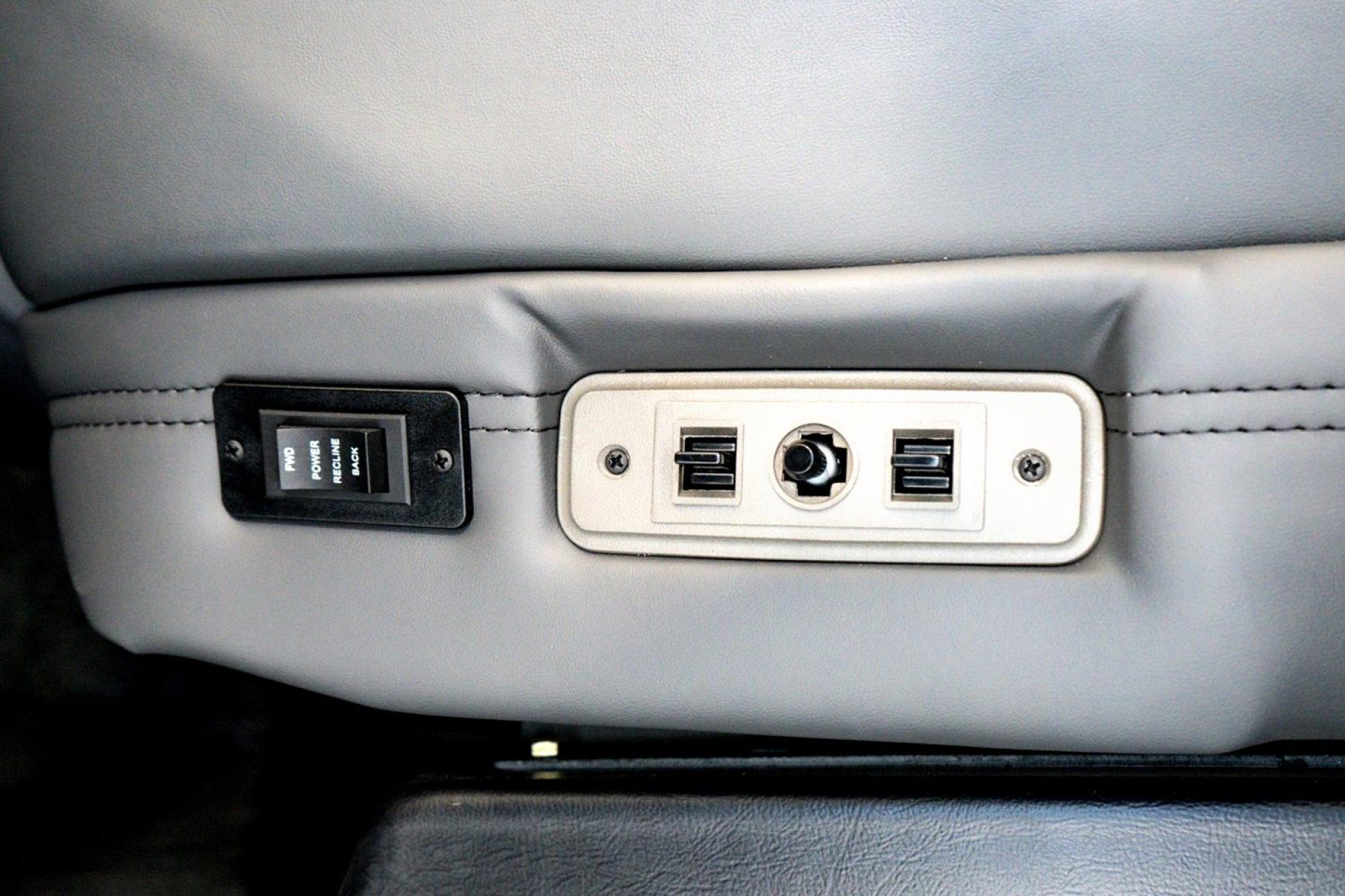 2023 Mercedes Benz Metris Passenger Van photo 15