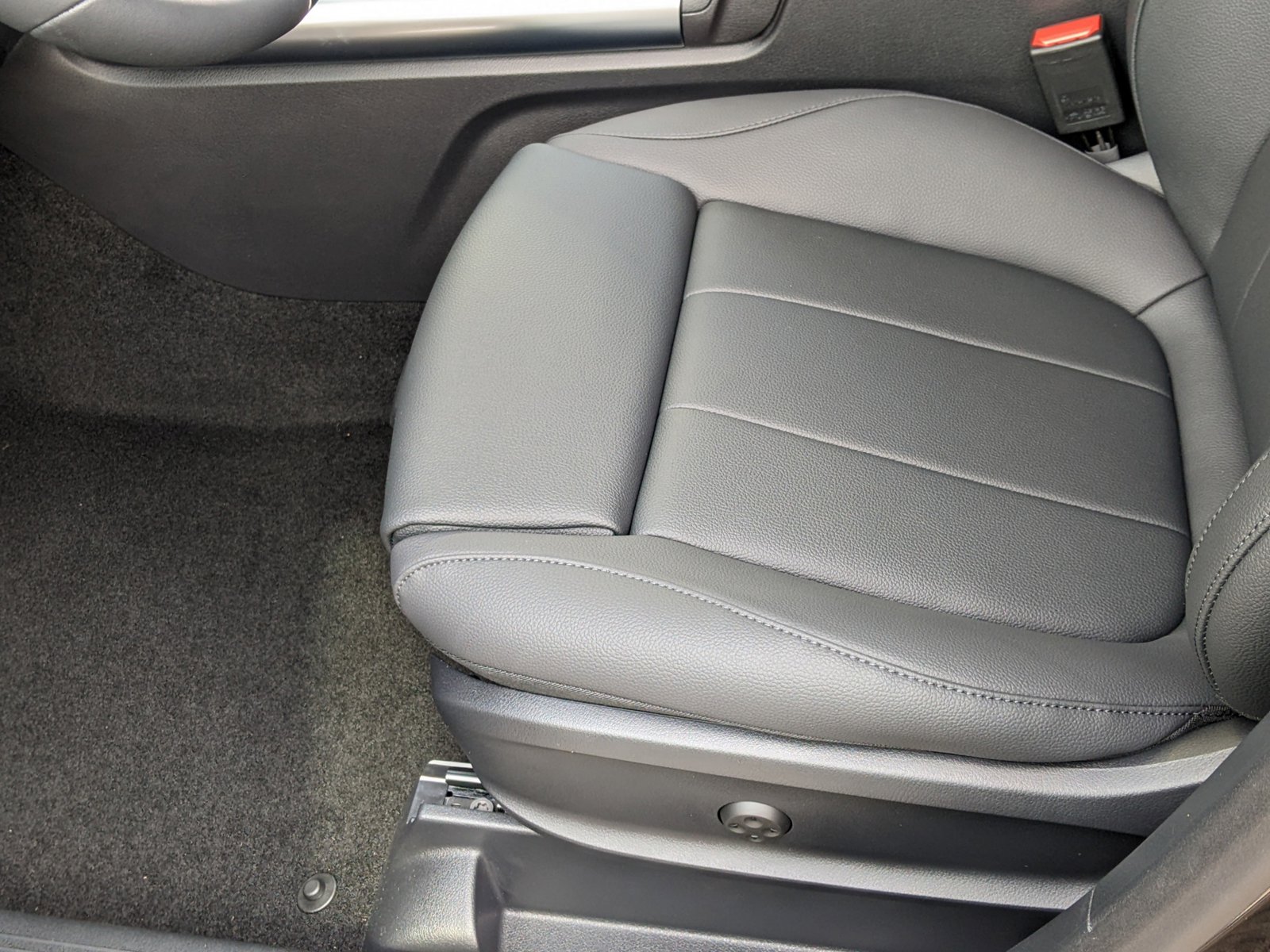 2025 Mercedes Benz GLA 250 4MATIC photo 4