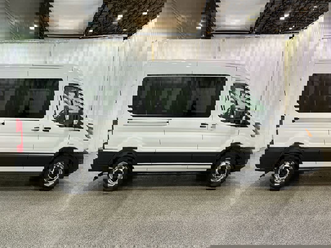 New 2025 OXFORD WHITE Ford XL image 5