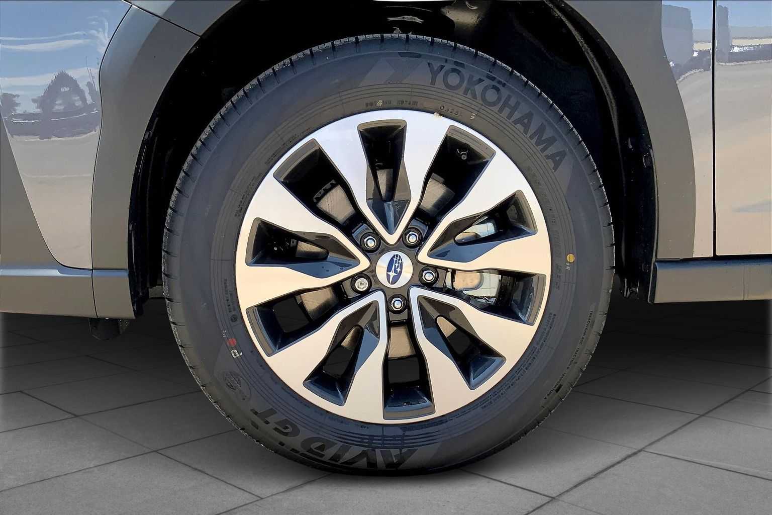 2025 Subaru Outback Touring XT photo 11
