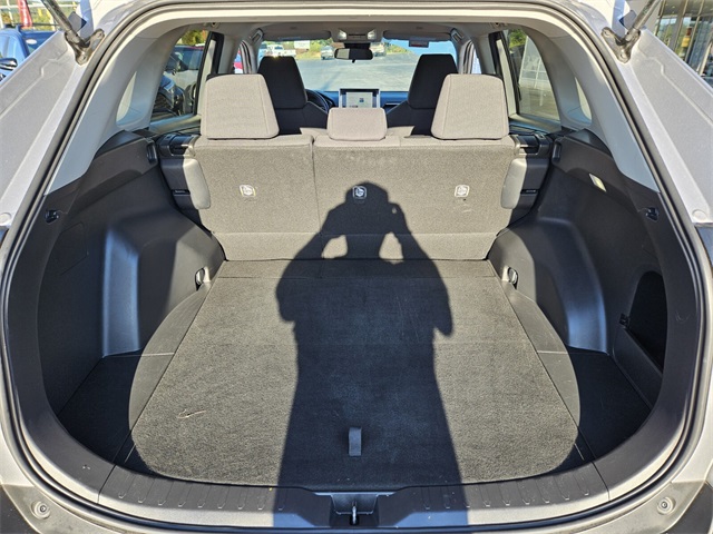 2024 Toyota RAV4 LE photo 12