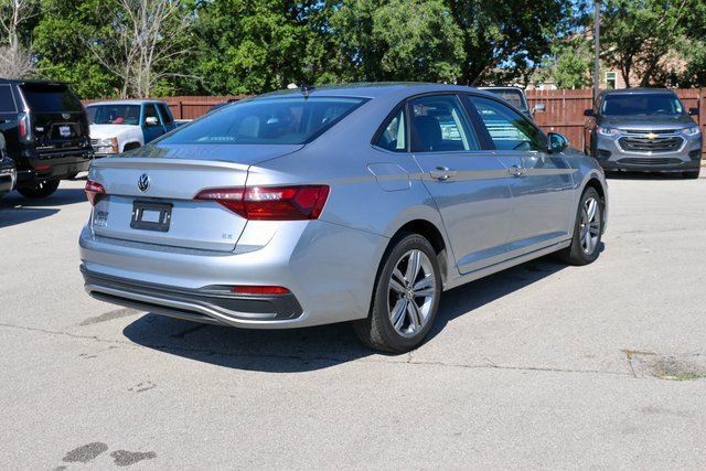 2024 Volkswagen Jetta SE photo 3