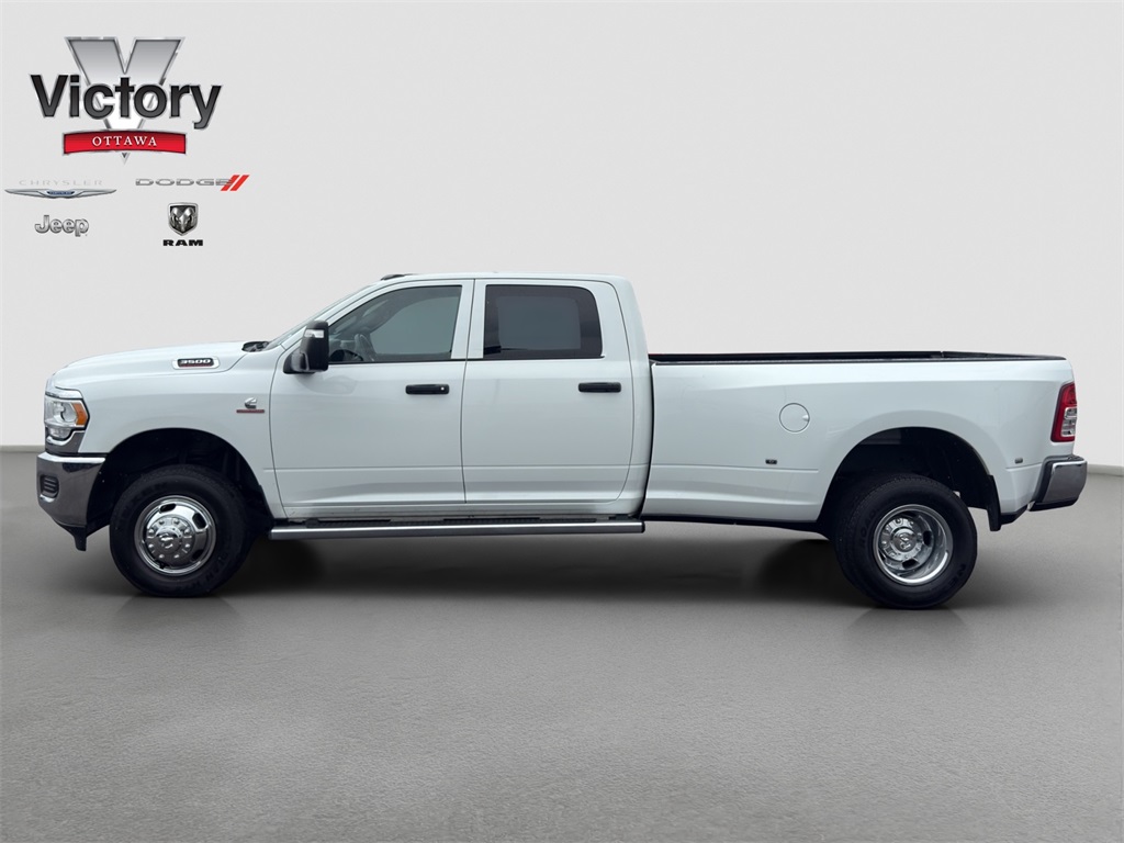 2024 Ram 3500 Tradesman photo 3