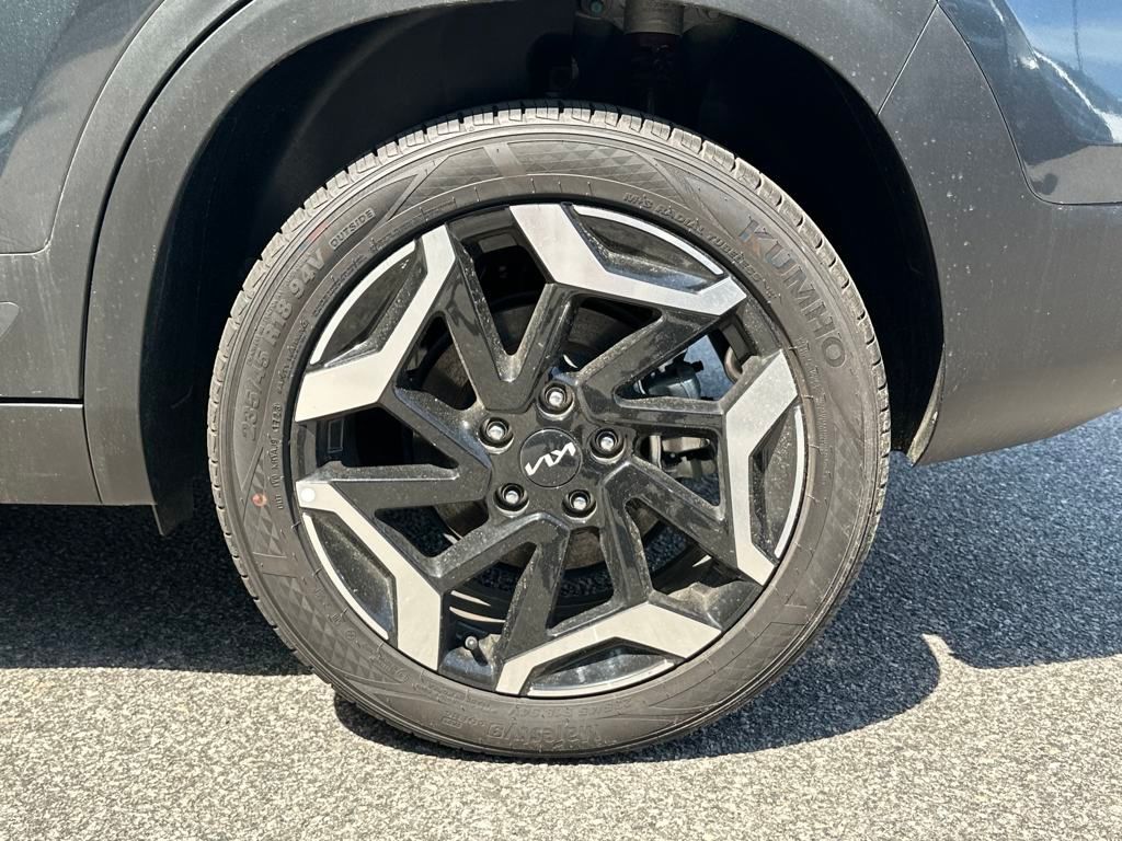 2024 Kia Seltos SX photo 8