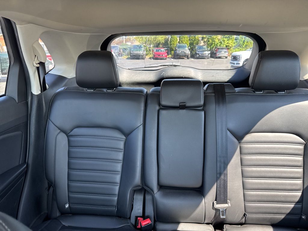 2022 Ford Edge SEL photo 22