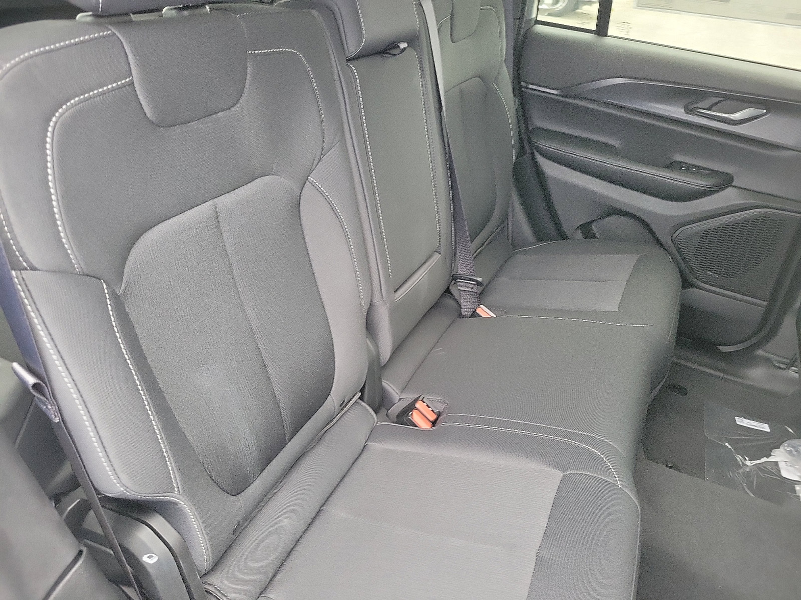 2025 Jeep Grand Cherokee Laredo photo 14