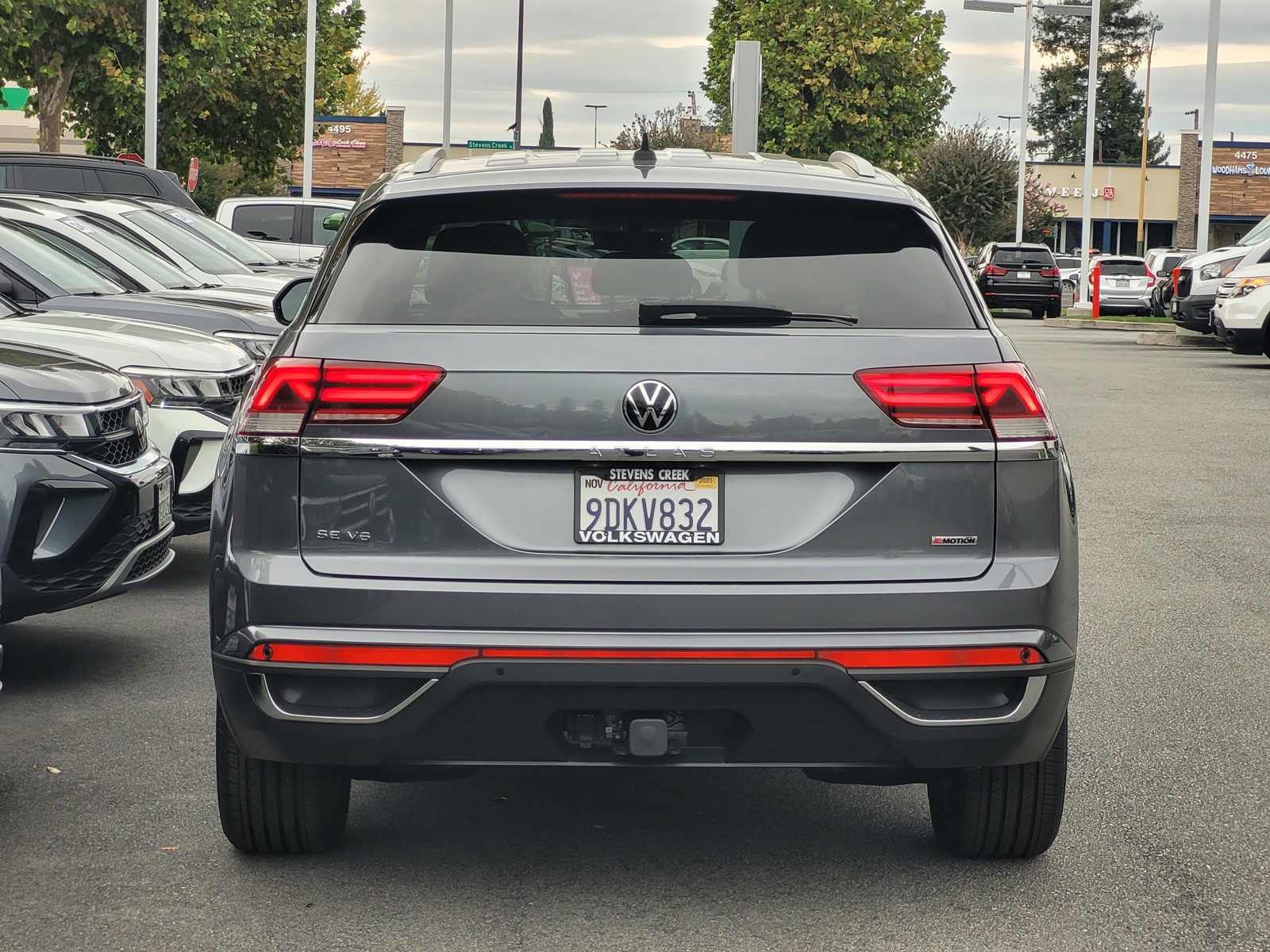 2022 Volkswagen Atlas Cross Sport V6 SE Technology photo 4