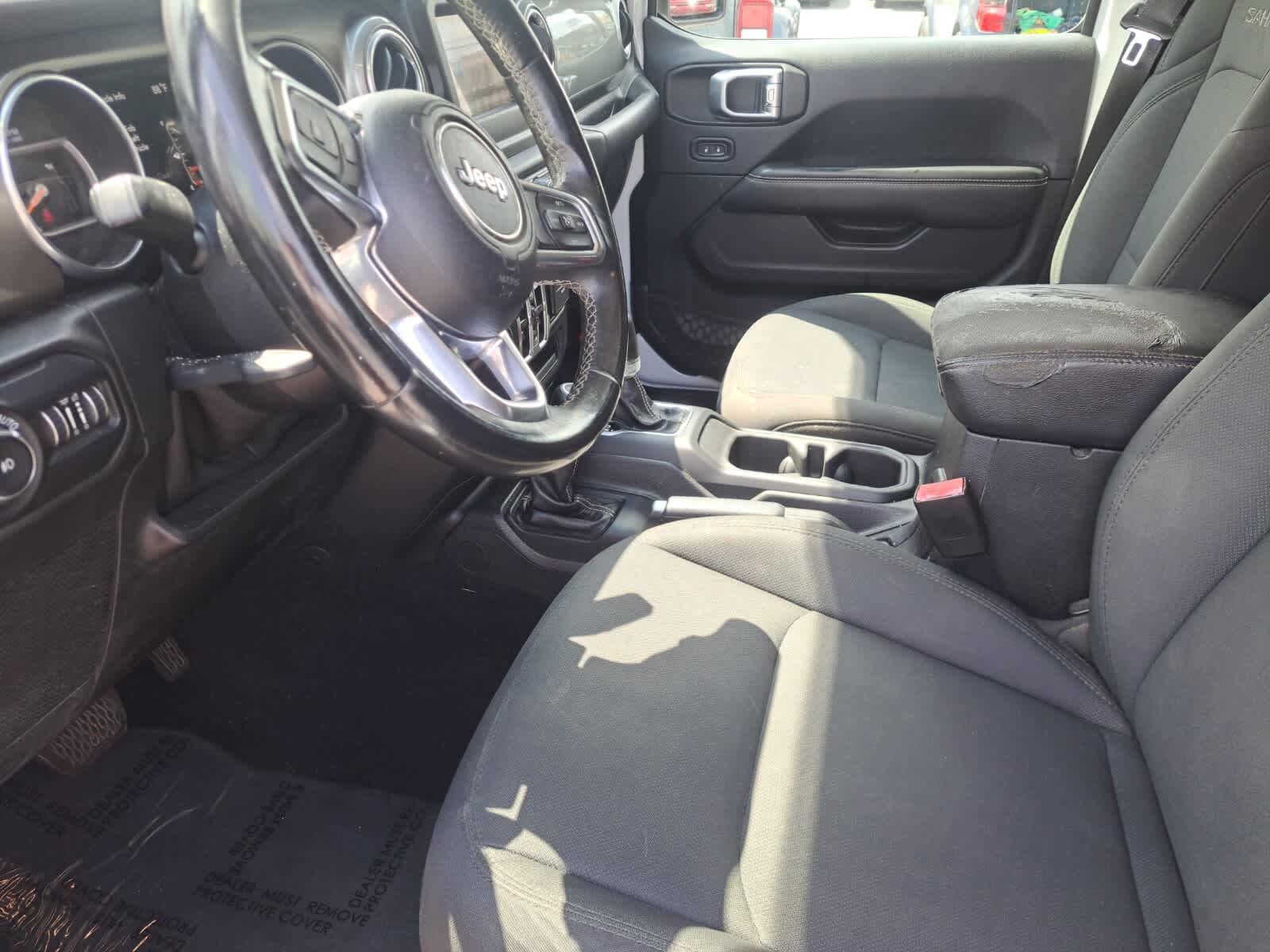2019 Jeep Wrangler Unlimited Sahara photo 17