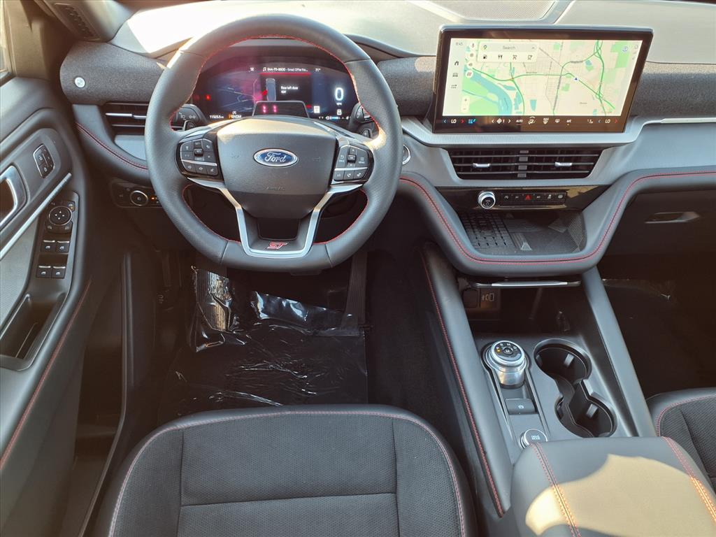 2025 Ford Explorer ST photo 2