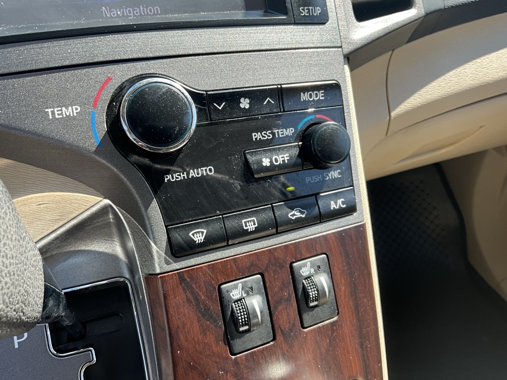 2013 Toyota Venza LE photo 16