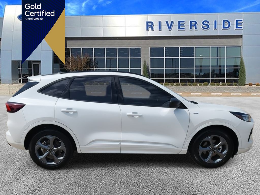 2024 Ford Escape ST-Line photo 3