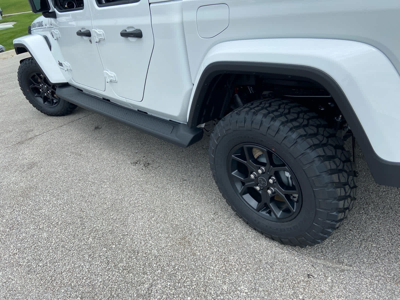2025 Jeep Gladiator Willys photo 6