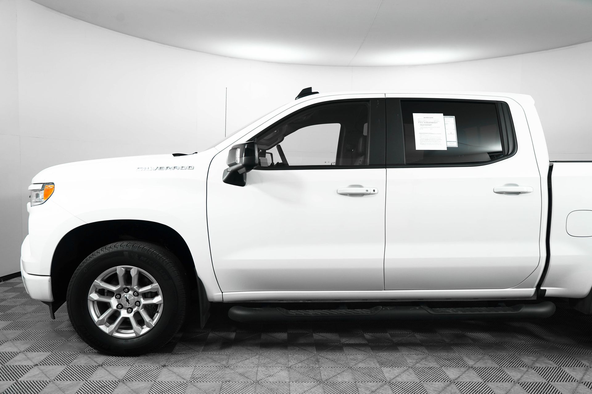 2024 Chevrolet Silverado 1500 RST photo 4