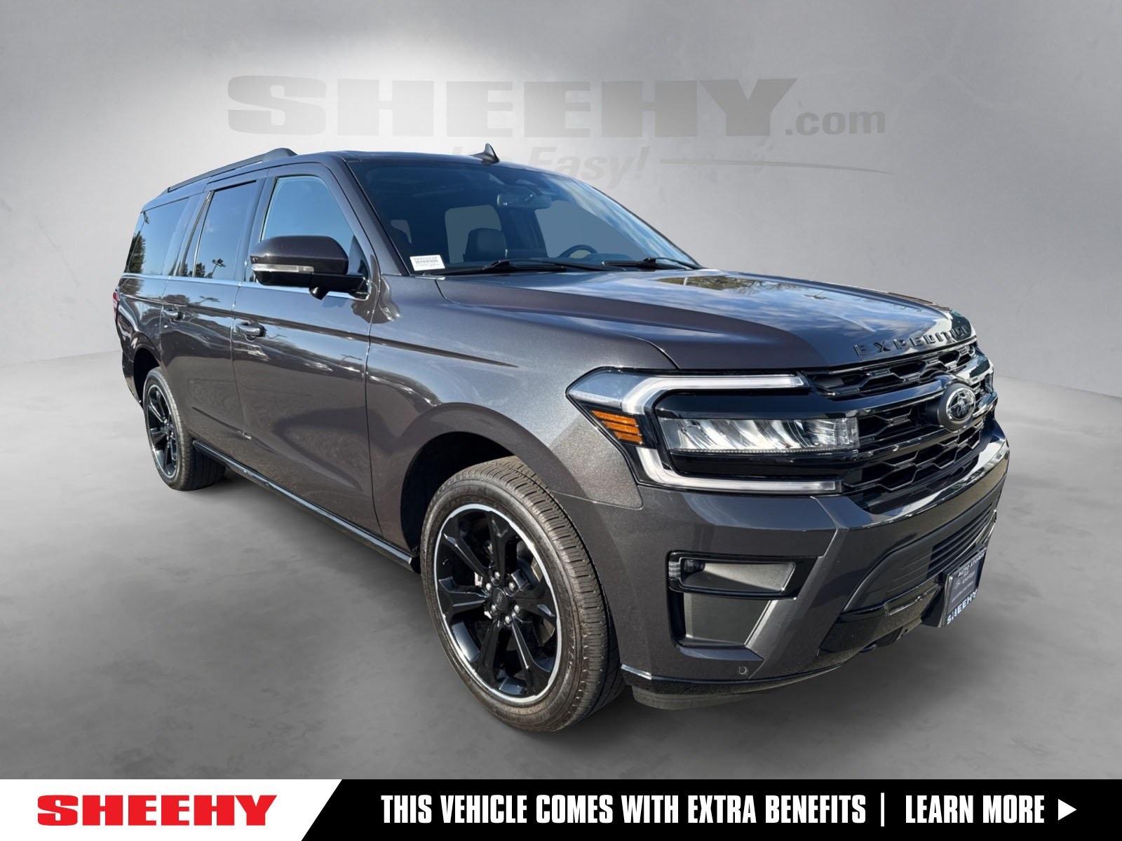 2023 Ford Expedition Limited's photo