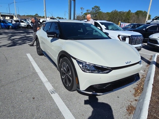 Used 2022 Kia Ev6 Wind with VIN KNDC3DLC2N5086584 for sale in Brooksville, FL