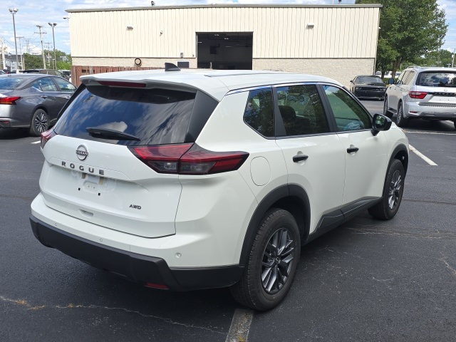 2024 Nissan Rogue S photo 6
