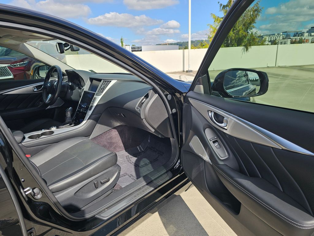 2023 Infiniti Q50 LUXE photo 12