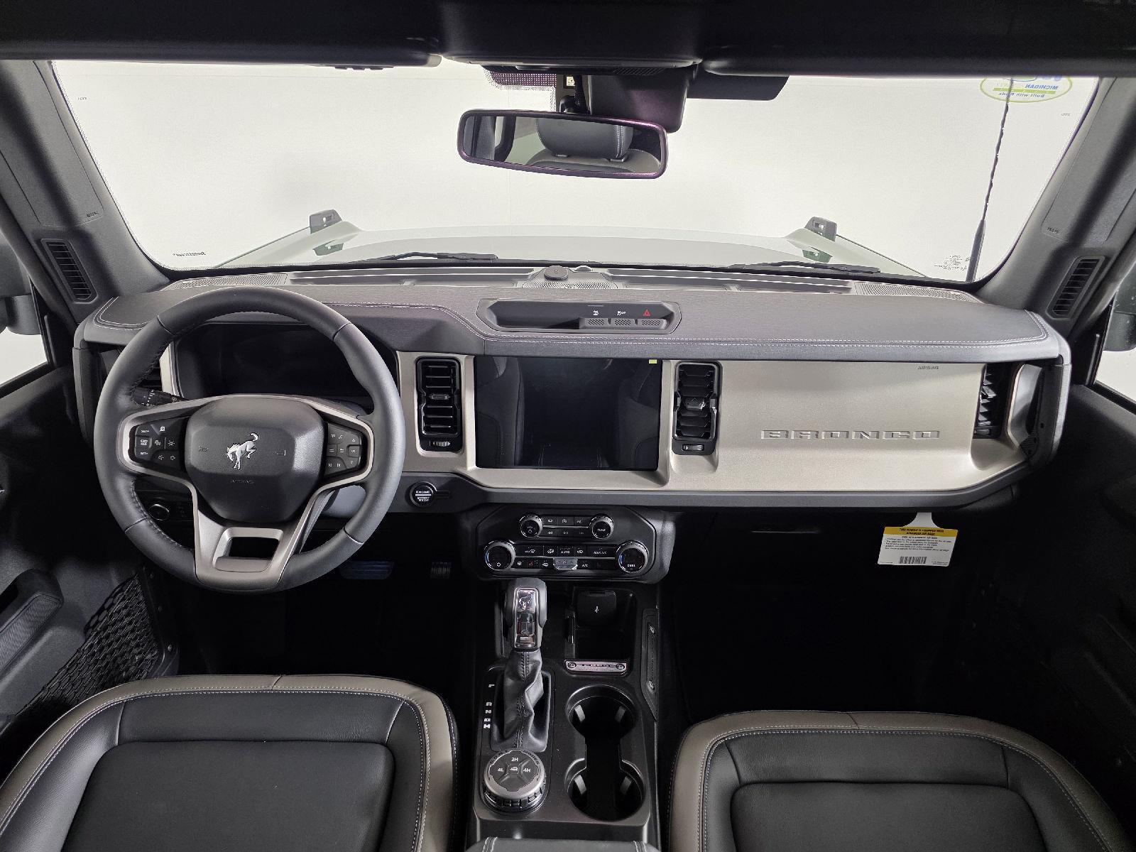 2025 Ford Bronco Outer Banks photo 19