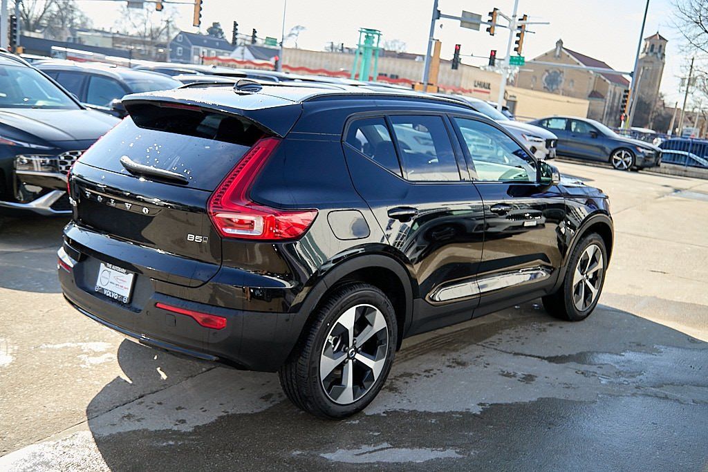 2026 VOLVO XC40 - Image 8