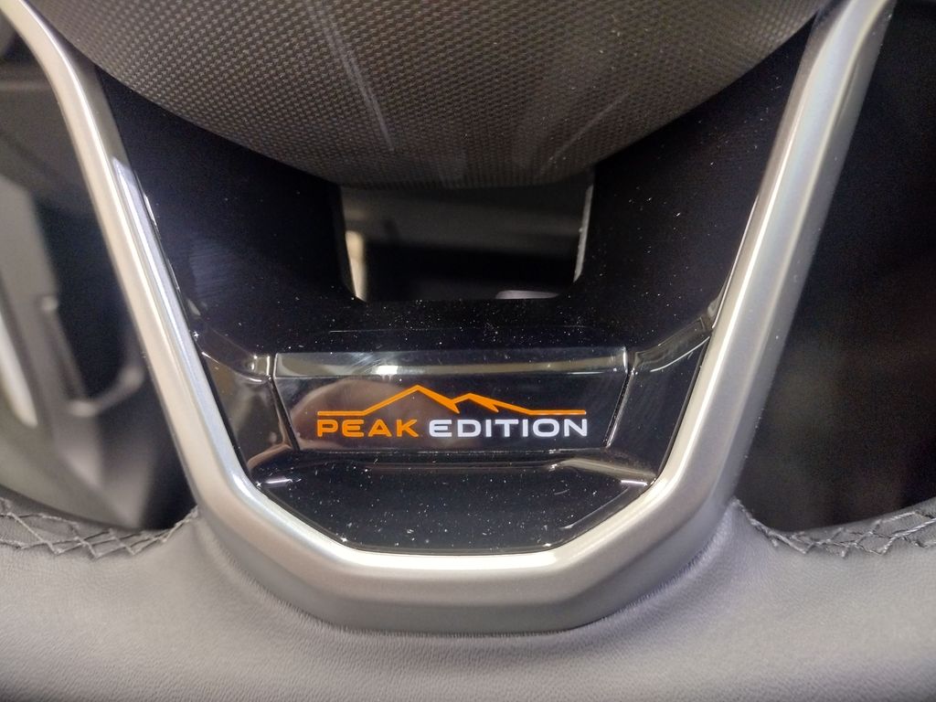 2025 Volkswagen Atlas Peak Edition SE photo 30
