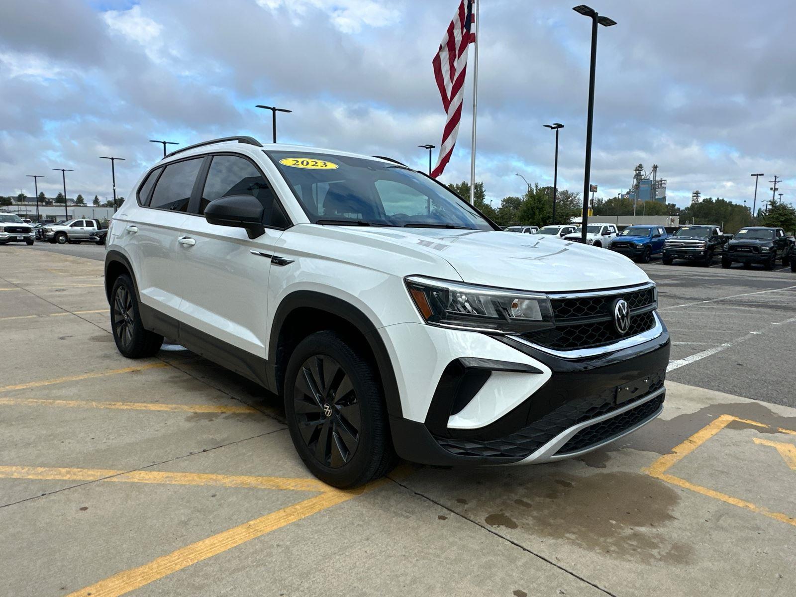 2023 Volkswagen Taos S photo 3