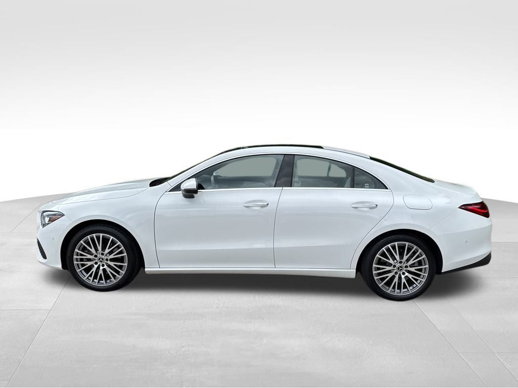 2025 Mercedes Benz CLA 250 4MATIC photo 2
