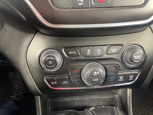 2020 Jeep Cherokee Trailhawk photo 20