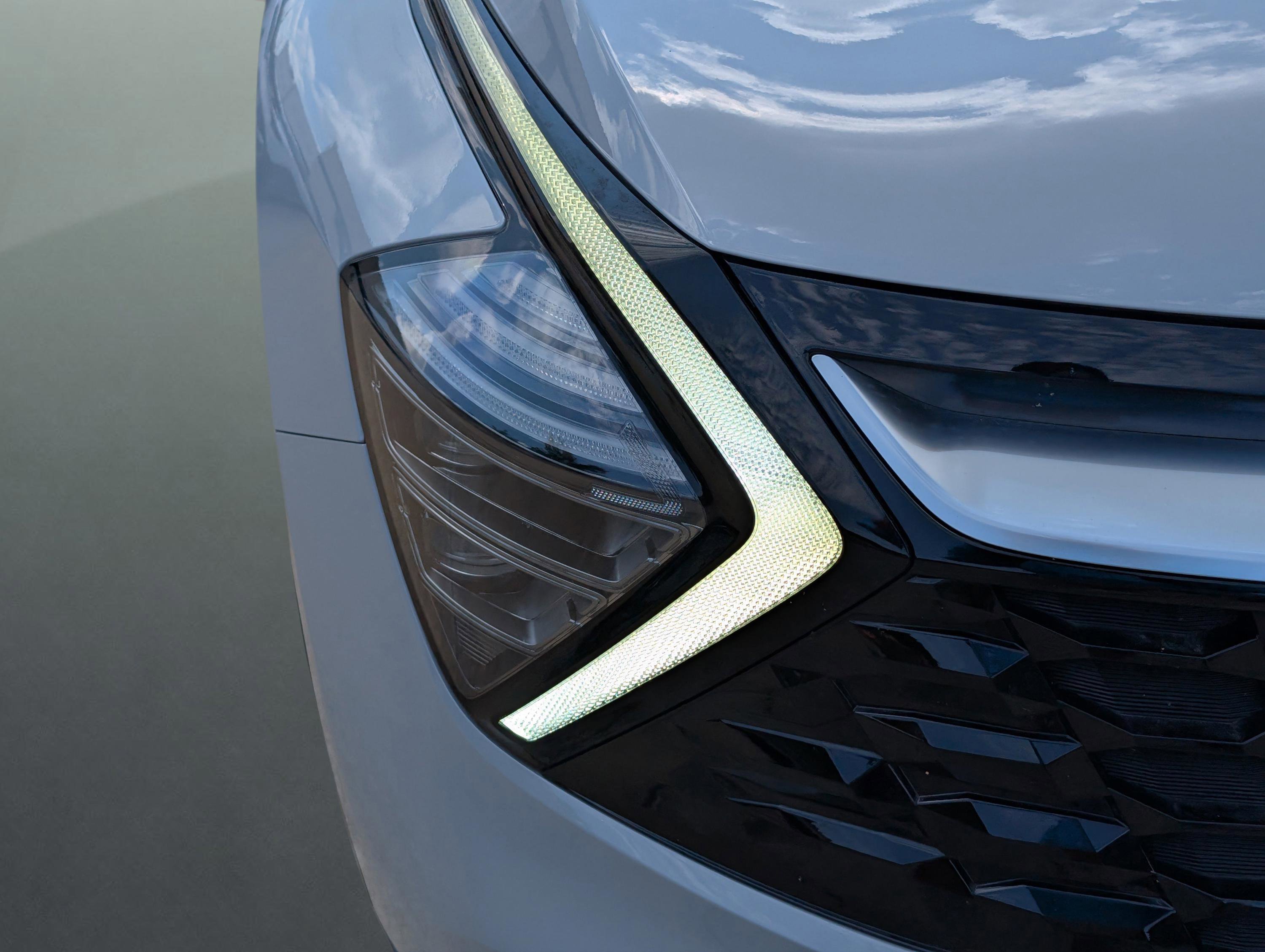 2024 Kia Sportage SX photo 4