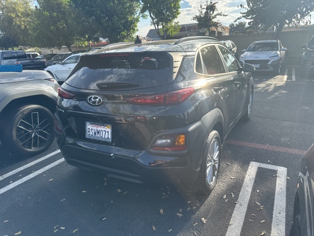 2020 Hyundai Kona SEL photo 2