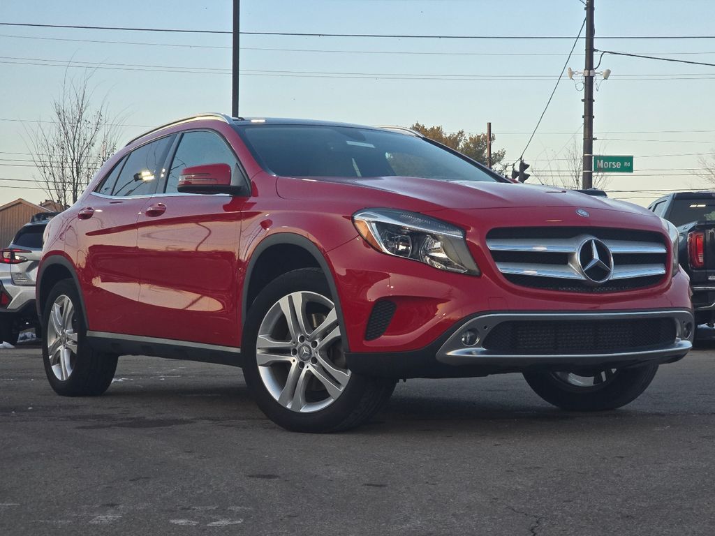2016 Mercedes-Benz GLA-Class GLA250's photo