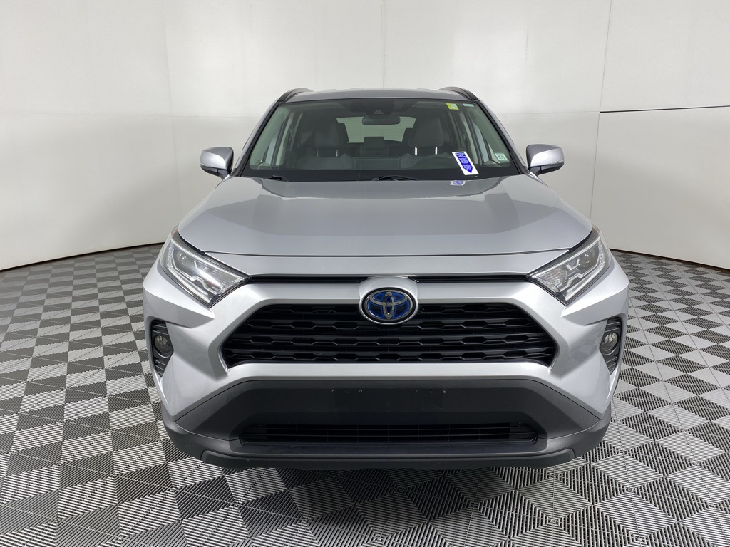 2020 Toyota RAV4 Hybrid XLE photo 2