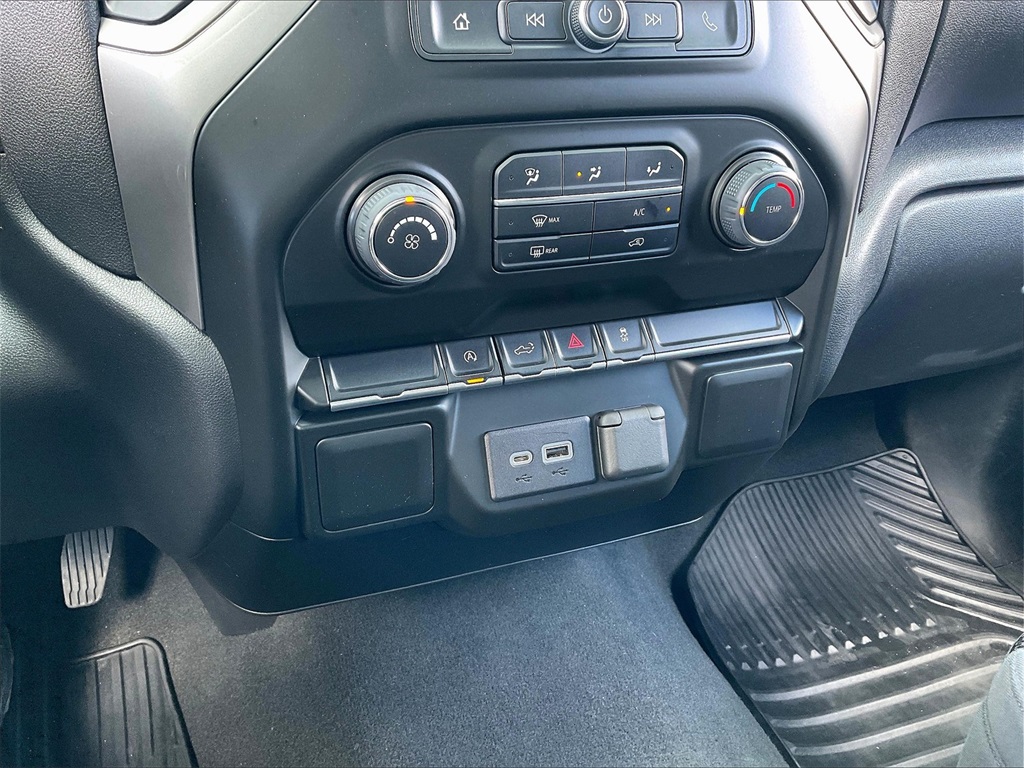 2022 Chevrolet Silverado 1500 Custom photo 24