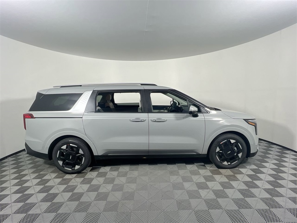 2026 Kia Carnival EX photo 2