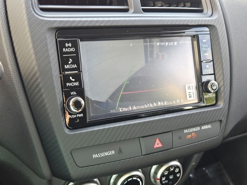 2025 Mitsubishi Outlander Sport ES photo 18
