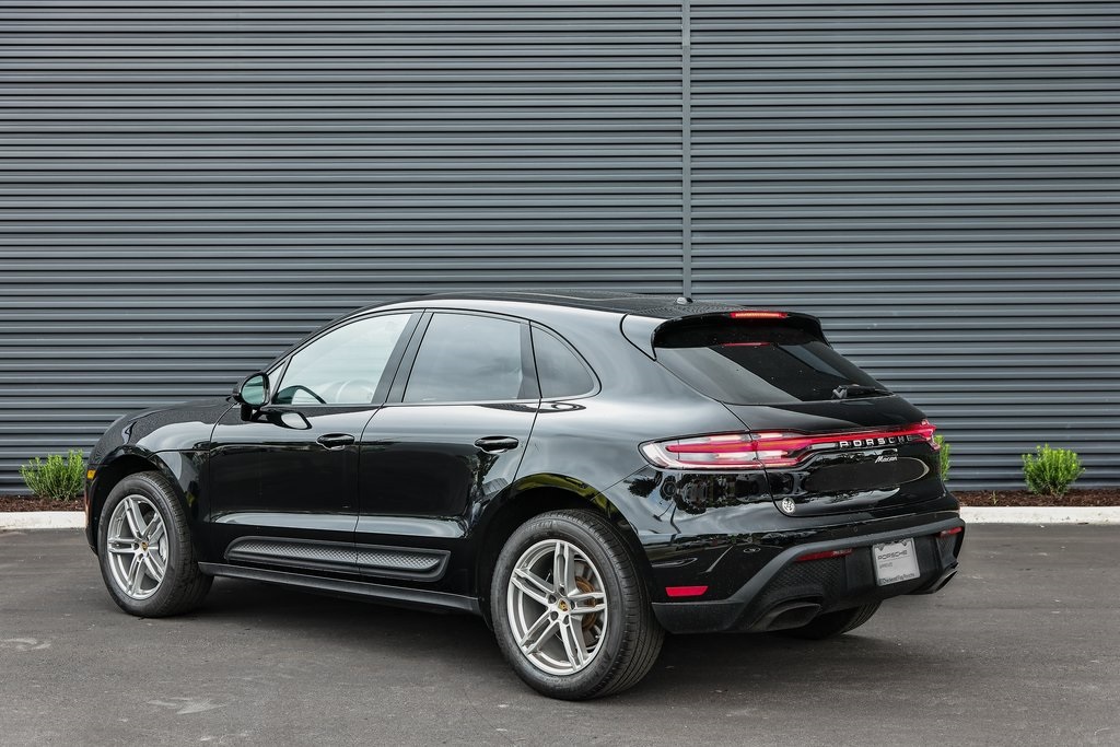 2024 Porsche Macan S photo 3