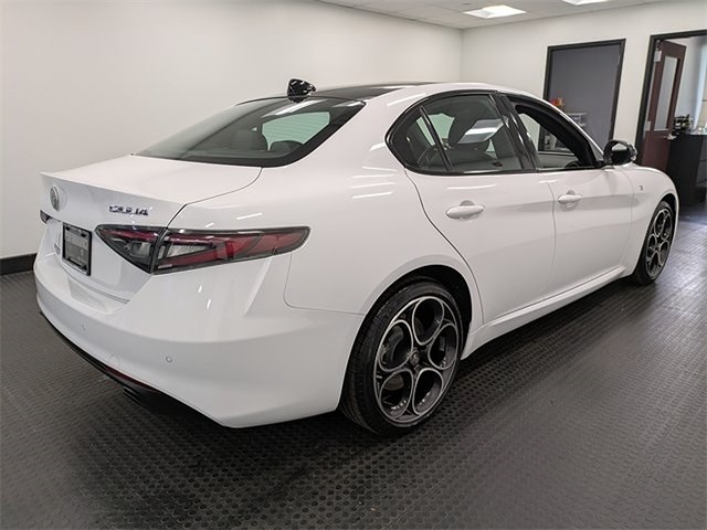2024 Alfa Romeo Giulia Ti photo 4