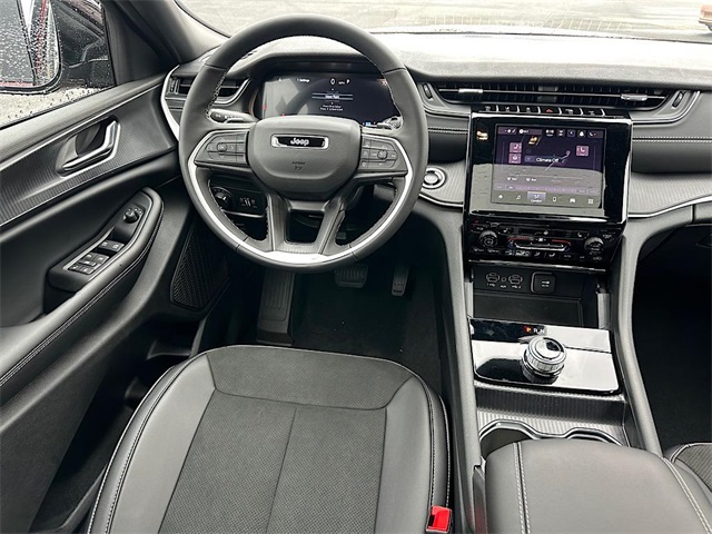 2025 Jeep Grand Cherokee Altitude X photo 17