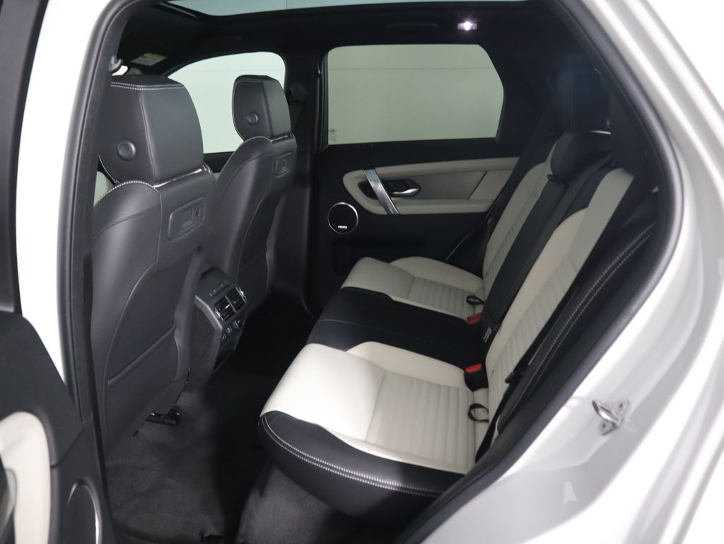 2025 Land Rover Discovery Sport SE photo 19