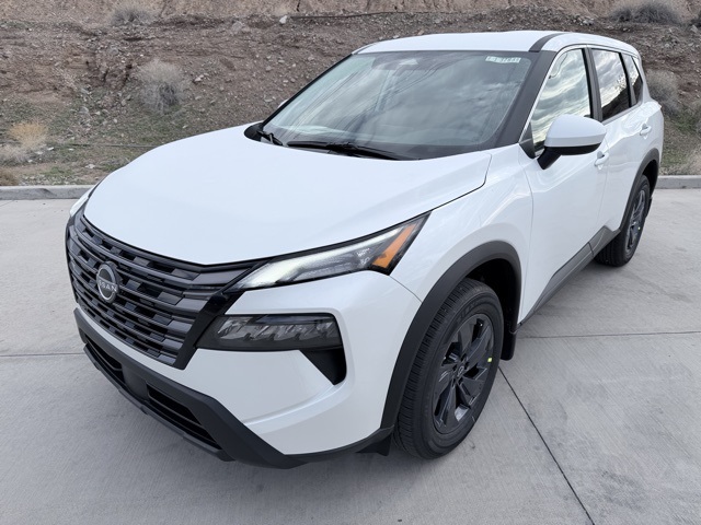 2026 Nissan Rogue SV's photo