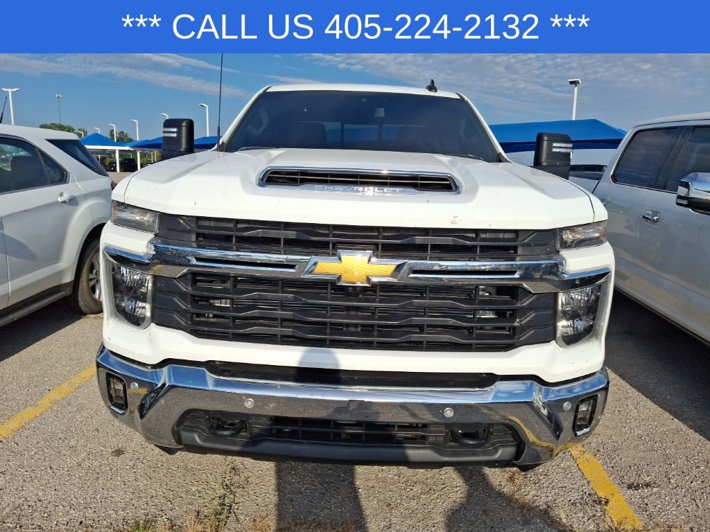 2025 Chevrolet Silverado 2500HD LT photo 2
