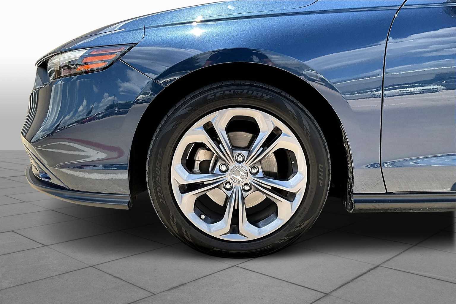 2023 Honda Accord EX photo 9