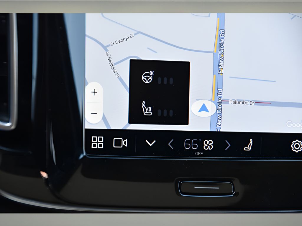 2025 Volvo XC40 photo 20